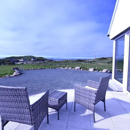 Fishermans Village With Sea Views בית הארחה 3*