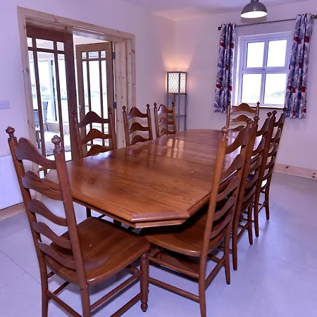 Fishermans Village With Sea Views Bed & Breakfast Downings